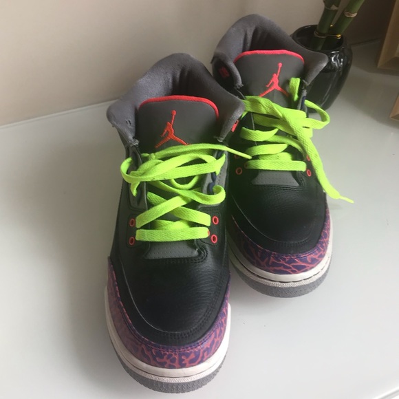 Jordan 3 Retro Black Atomic Red Volt - Picture 3 of 7